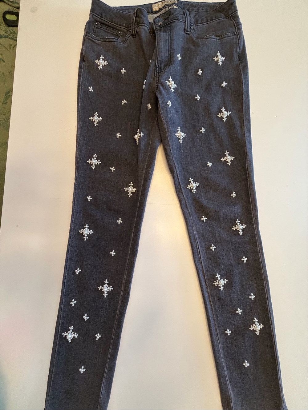 Hybrid & company Black Skinny Jeans with White Pearl Clusters